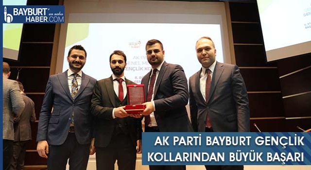 AK Parti Bayburt Gençlik Kollarına Genel Merkezden Plaket
