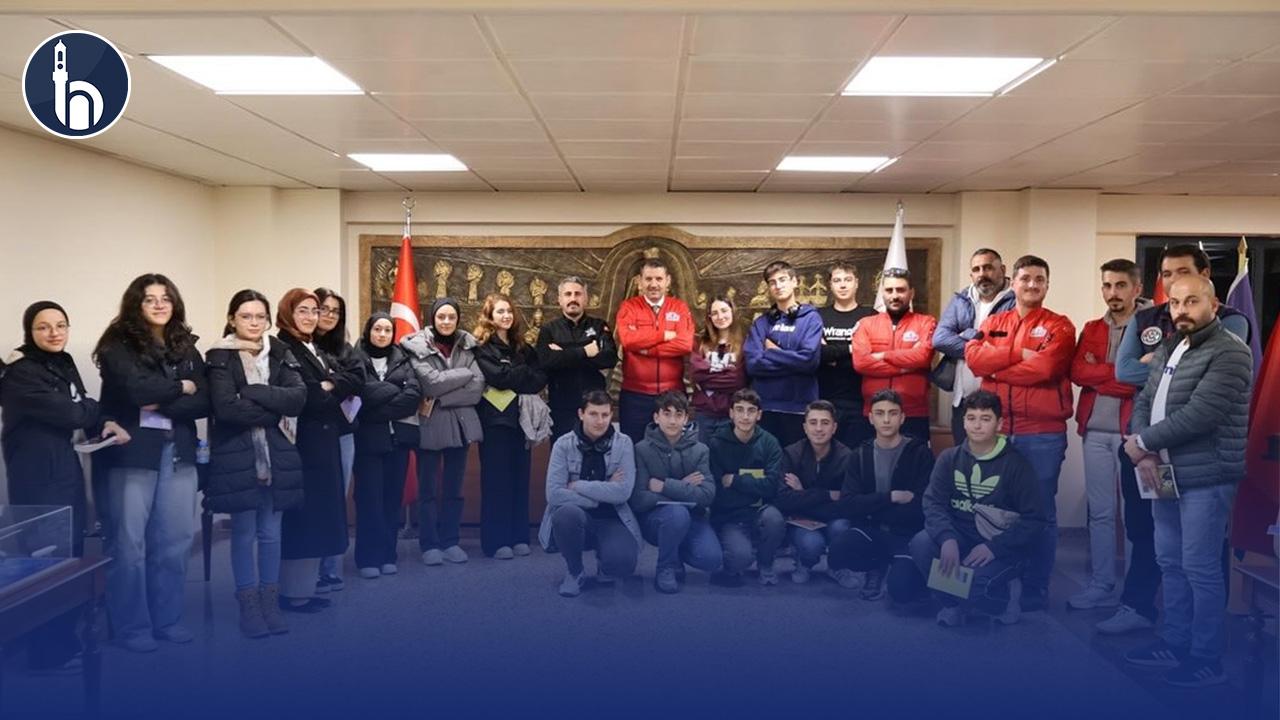 Milli Savunma Bakan Yardımcısı Ayhan T3 Vakfı Bayburtlu Gençleri Ağırladı