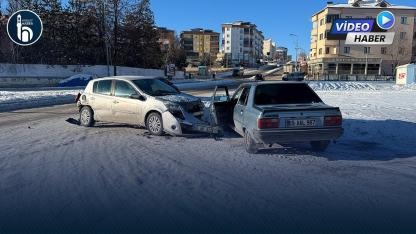 Eski Hastane Bölgesinde Üç Araçlı Trafik Kazası Meydana Geldi