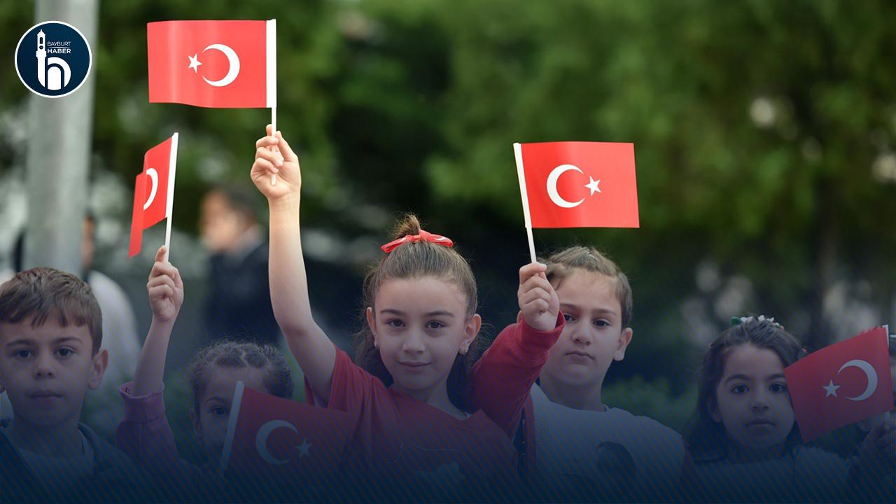 Okullarda İkinci Dönem “Bayrak Sevgisi” Temasıyla Başlayacak