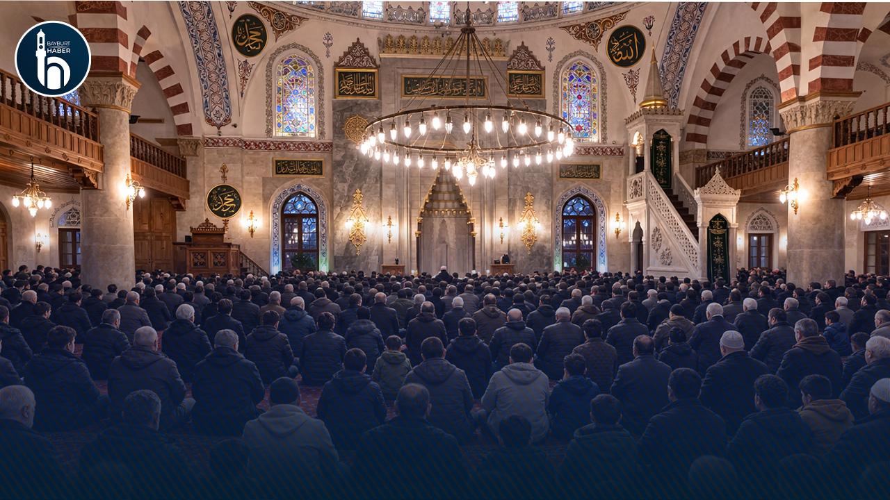 Bayburt’ta Ramazan’ın İlk Teravihinde Camiler Doldu