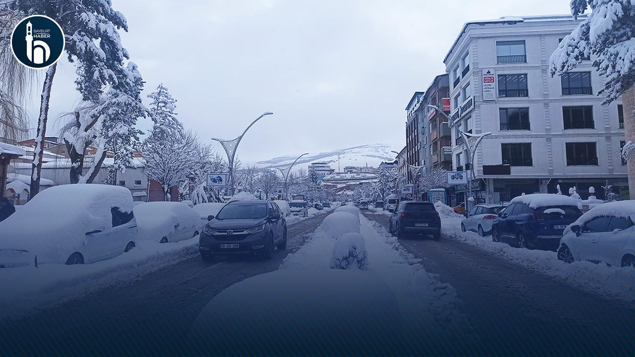 Bayburt’ta Yoğun Kar Sonrası Belediyeden Trafik Çağrısı