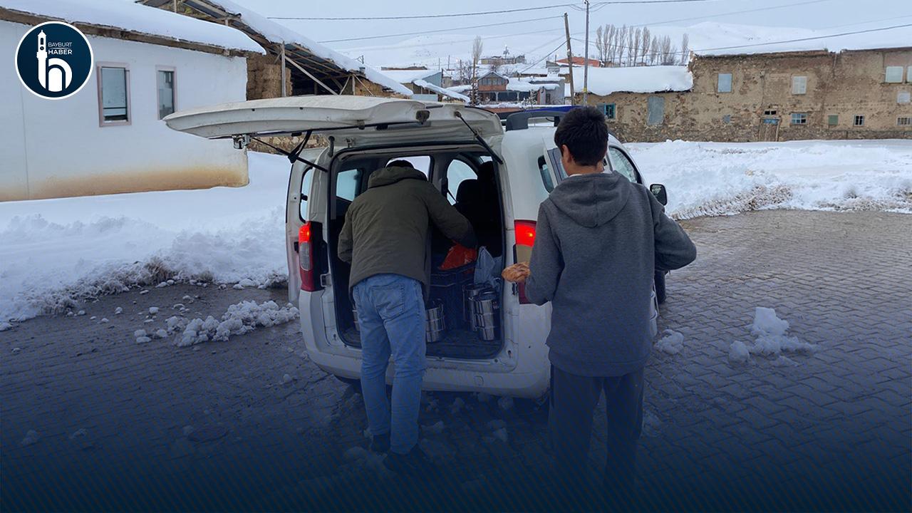 Bayburt Demirözü’nde Ramazan’da İftar ve Yemek Desteği