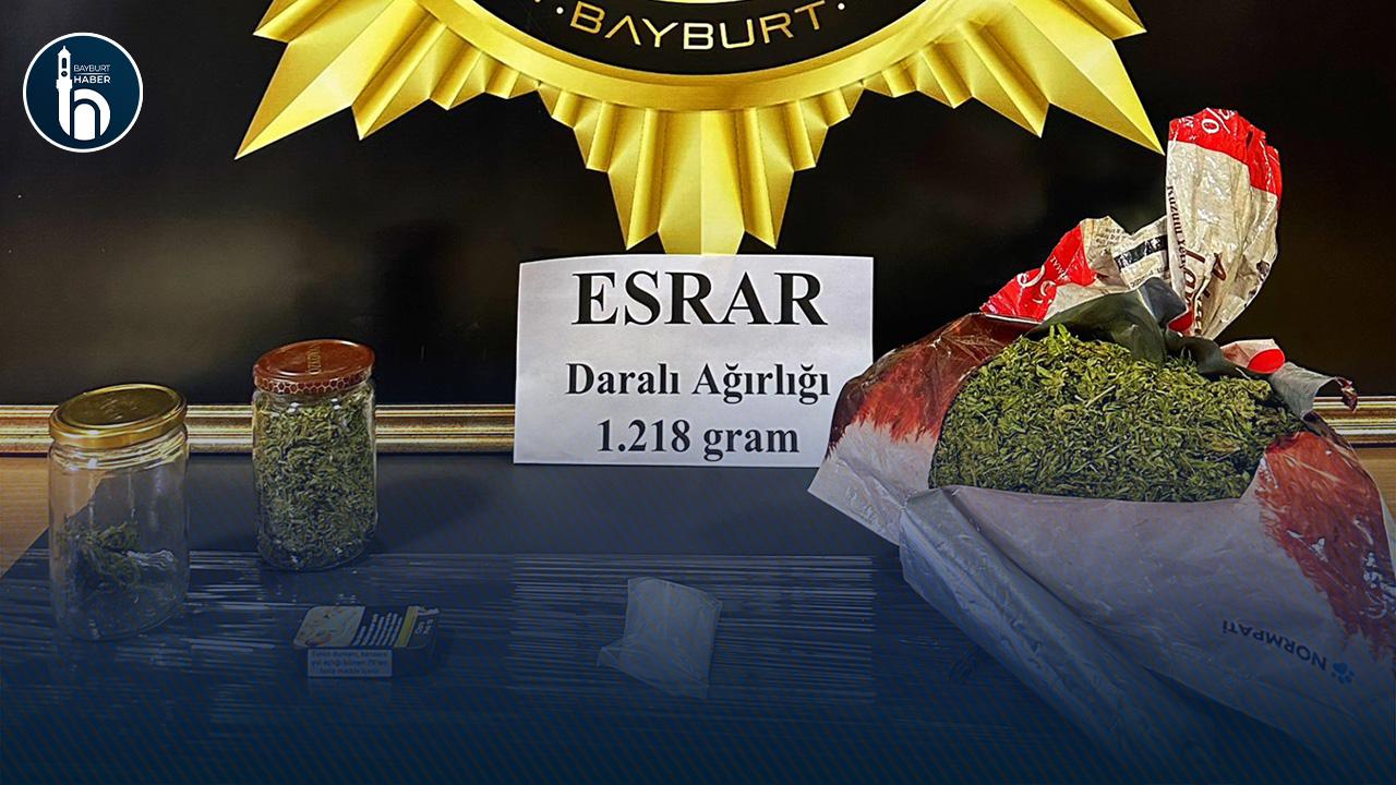 Bayburt’ta 1 Kilo 218 Gram Esrar Ele Geçirildi