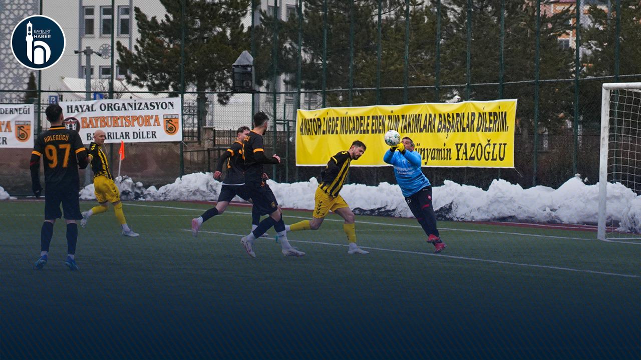 Bayburt'ta Puanlar Paylaşıldı: Bayburtspor-Bayburt AİHL 1-1
