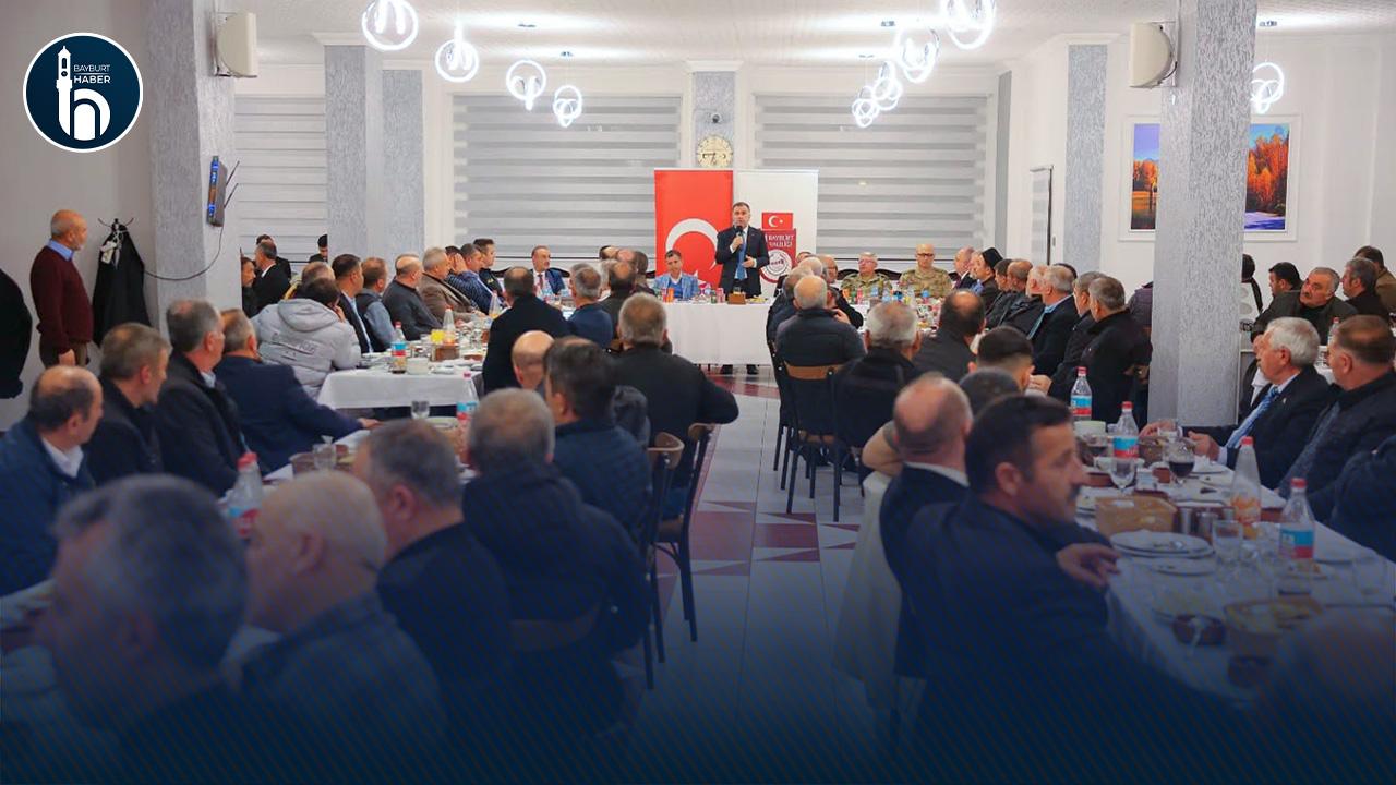 Vali Eldivan ve Milletvekili Ateş, Muhtarlarla İftar Yaptı