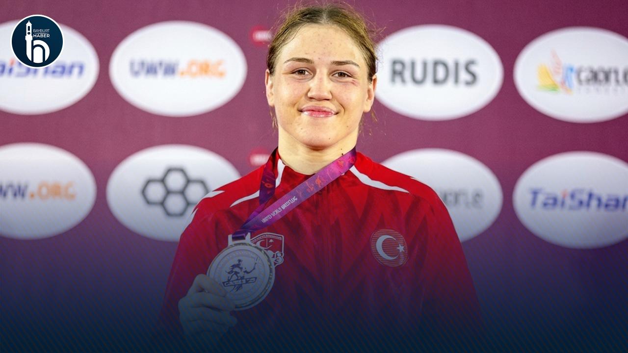 Bayburtlu Beyza Nur Akkuş Avrupa Üçüncüsü Oldu