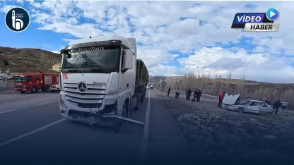 Bayburt’ta Tır Otomobile Çarptı: 3 Yaralı