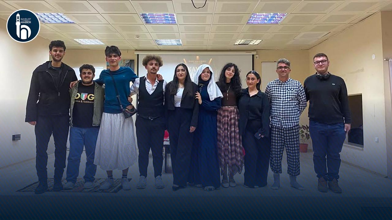 Gençlik Merkezinden Bayburt'ta Kayıp Yüzük Oyunu