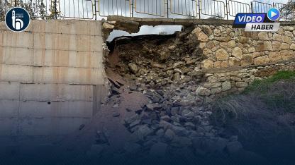 Kaleardı Yolu İstinat Duvarı Çöktü: Molozlar Yola Savruldu