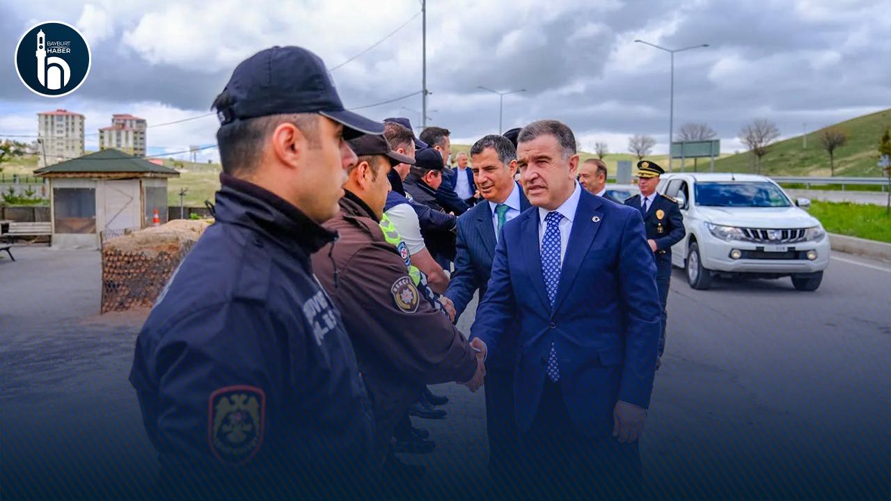 Vali Eldivan Bayram Mesaisindeki Personeli Ziyaret Etti
