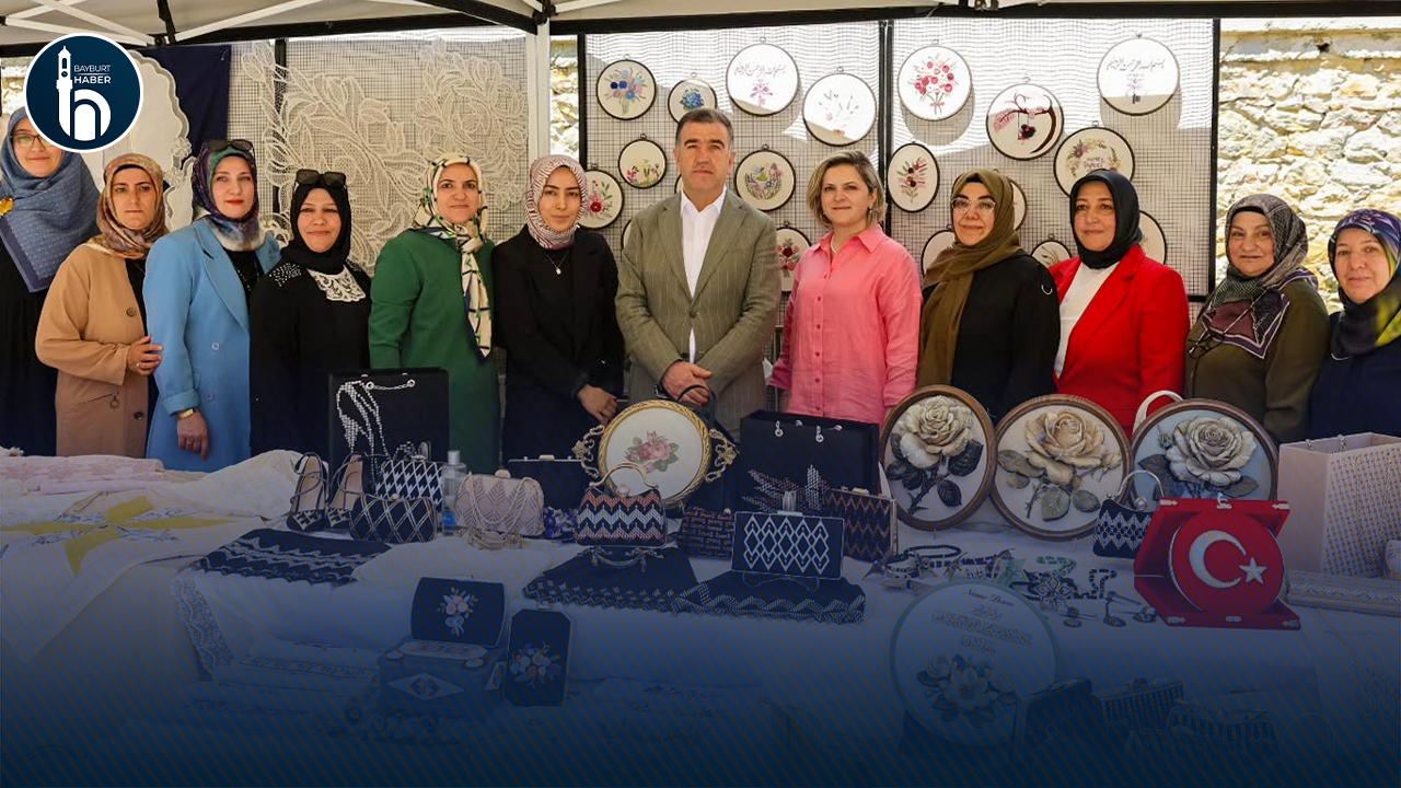 Bayburt Halk Eğitimi Kursiyerlerinden Yıl Sonu Sergisi