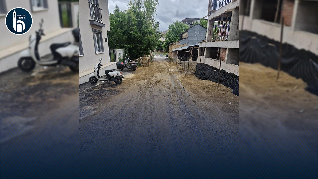 Bayburt'ta Mahalle Sakinleri Toz ve Çamur Sorununa Tepkili
