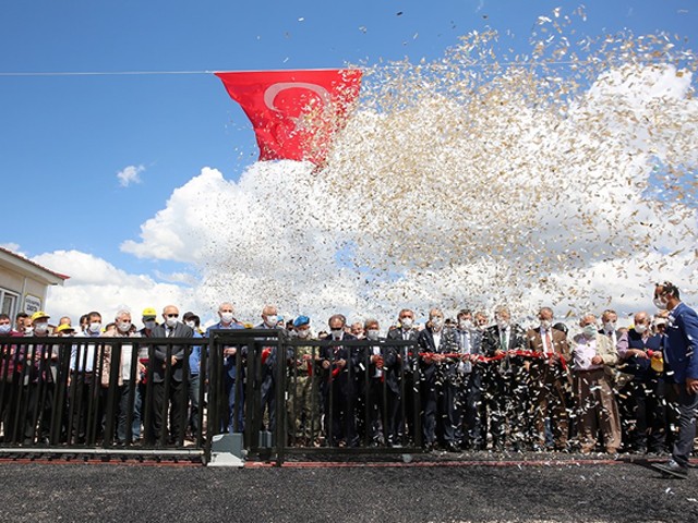 Bayburt’ta Modern Canlı Hayvan Pazarı Açıldı