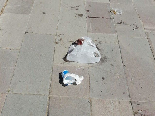 Akşemsettin Caddesi’nde Çevre Kirliliği Tepki Çekiyor