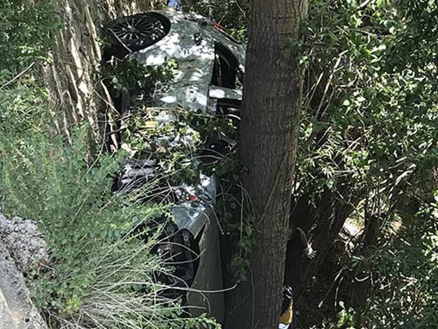 Bayburt’ta Otomobil Nehir Kenarına Düştü: 2 Yaralı